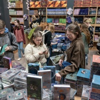 Impression von Besucher:innen auf der Leipziger Buchmesse 2025 Impression von Besucher:innen auf der Leipziger Buchmesse 2025