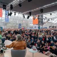 Gregor Gysi und Peter-Michael Diestel im Gespräch über ihr Buch "Zwei Unbelehrbare reden über Deutschland und ein bisschen über sich selbst" , auf der ARD, ZDF, 3sat Literaturbühne in der Glashalle Gregor Gysi und Peter-Michael Diestel im Gespräch über ihr Buch "Zwei Unbelehrbare reden über Deutschland und ein bisschen über sich selbst" , auf der ARD, ZDF, 3sat Literaturbühne in der Glashalle