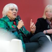 Die Politikerin Claudia Roth bei einer Diskussionsrunde im Forum Offene Gesellschaft auf der Leipziger Buchmesse 2023. Die Politikerin Claudia Roth bei einer Diskussionsrunde im Forum Offene Gesellschaft auf der Leipziger Buchmesse 2023.