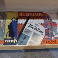 mit Raritäten gefülltes Bücherregal von der Leipziger Antiquariatsmesse auf der Leipziger Buchmesse 2024, Quelle: Ursula Saile-Haedicke, Braunschweig mit Raritäten gefülltes Bücherregal von der Leipziger Antiquariatsmesse auf der Leipziger Buchmesse 2024, Quelle: Ursula Saile-Haedicke, Braunschweig