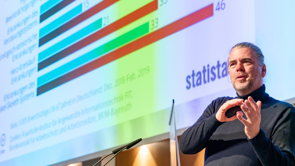 Redner auf dem Deutschen Lehrkräftetag während der Leipziger Buchmesse 2025