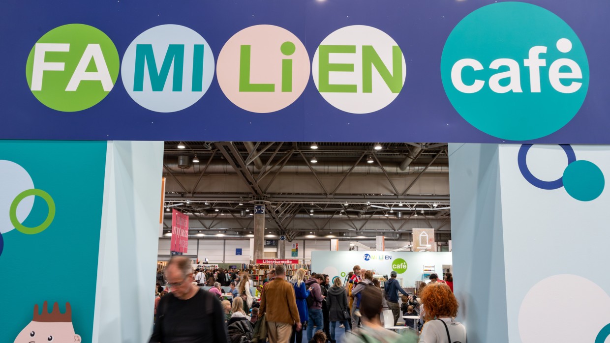 Familien Café auf der Leipziger Buchmesse 2025 mit Besucherinnen