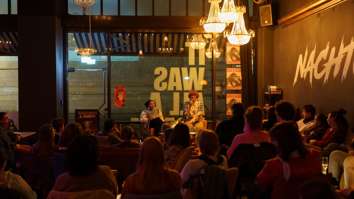 Leseveranstaltung mit Ariana Mixta im Nachtcafé während der Leipziger Buchmesse 2026 (Leipzig liest)