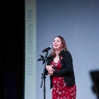 Sarah M. Kempen bei der Verleihung des Phantastikpreises SERAPH auf der Leipziger Buchmesse 2026
