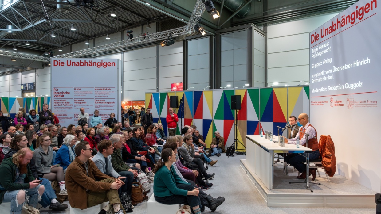 Stage discussion on the “Die Unabhängigen” stage at the 2025 Book Fair