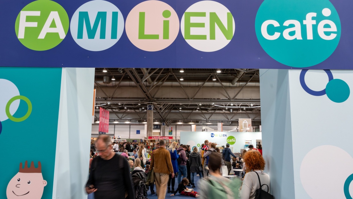 Family café at the Leipzig Book Fair 2025 with visitors