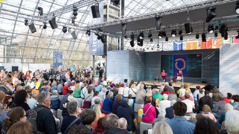 Event with Ildikó von Kürthy in front of a full audience during Leipziger Buchmesse 2026